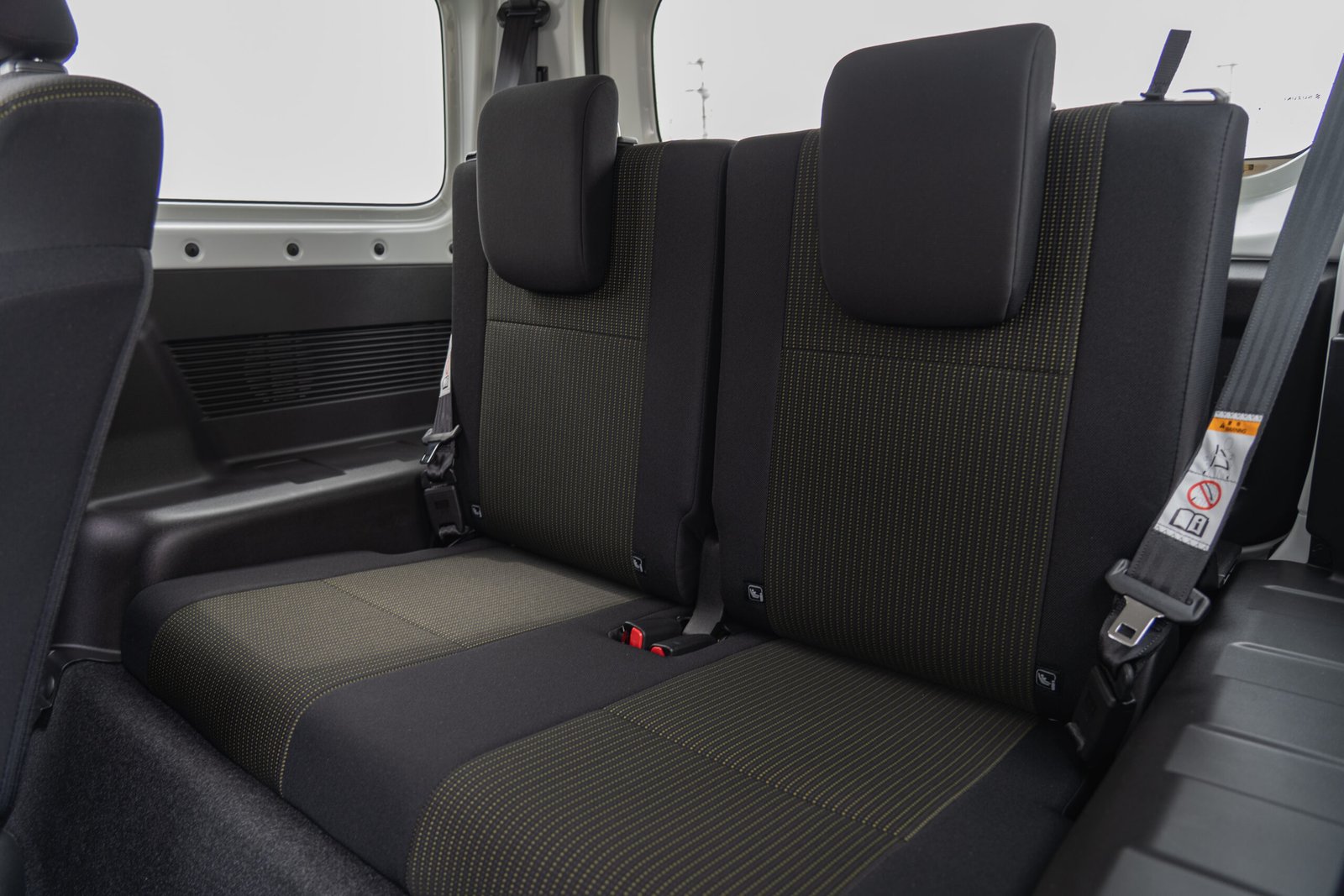 
								2025 (75 Reg) Pearl White Suzuki Jimny Sierra 3Door full									