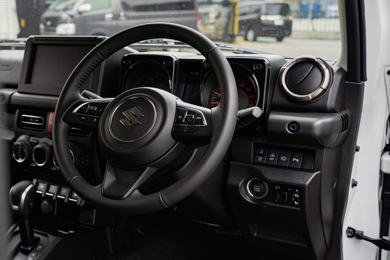 
								2025 (75 Reg) Pearl White Suzuki Jimny Sierra 3Door full									