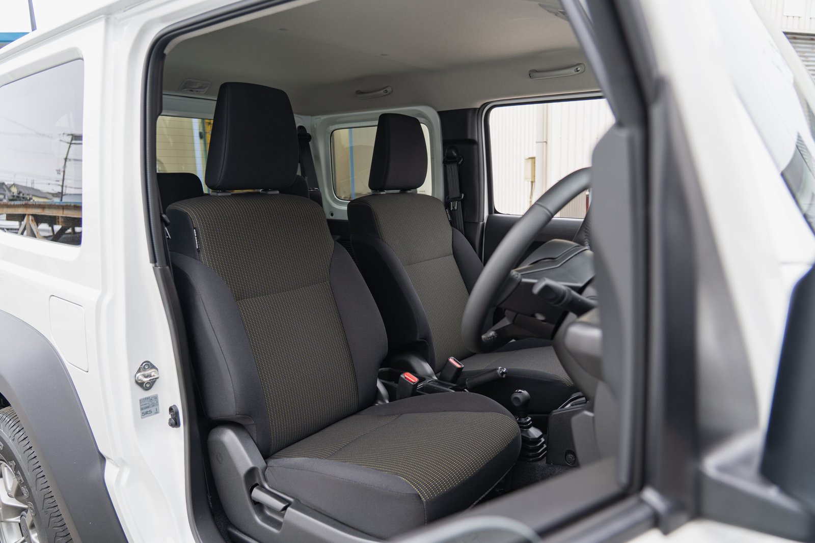 
								2025 (75 Reg) Pearl White Suzuki Jimny Sierra 3Door full									