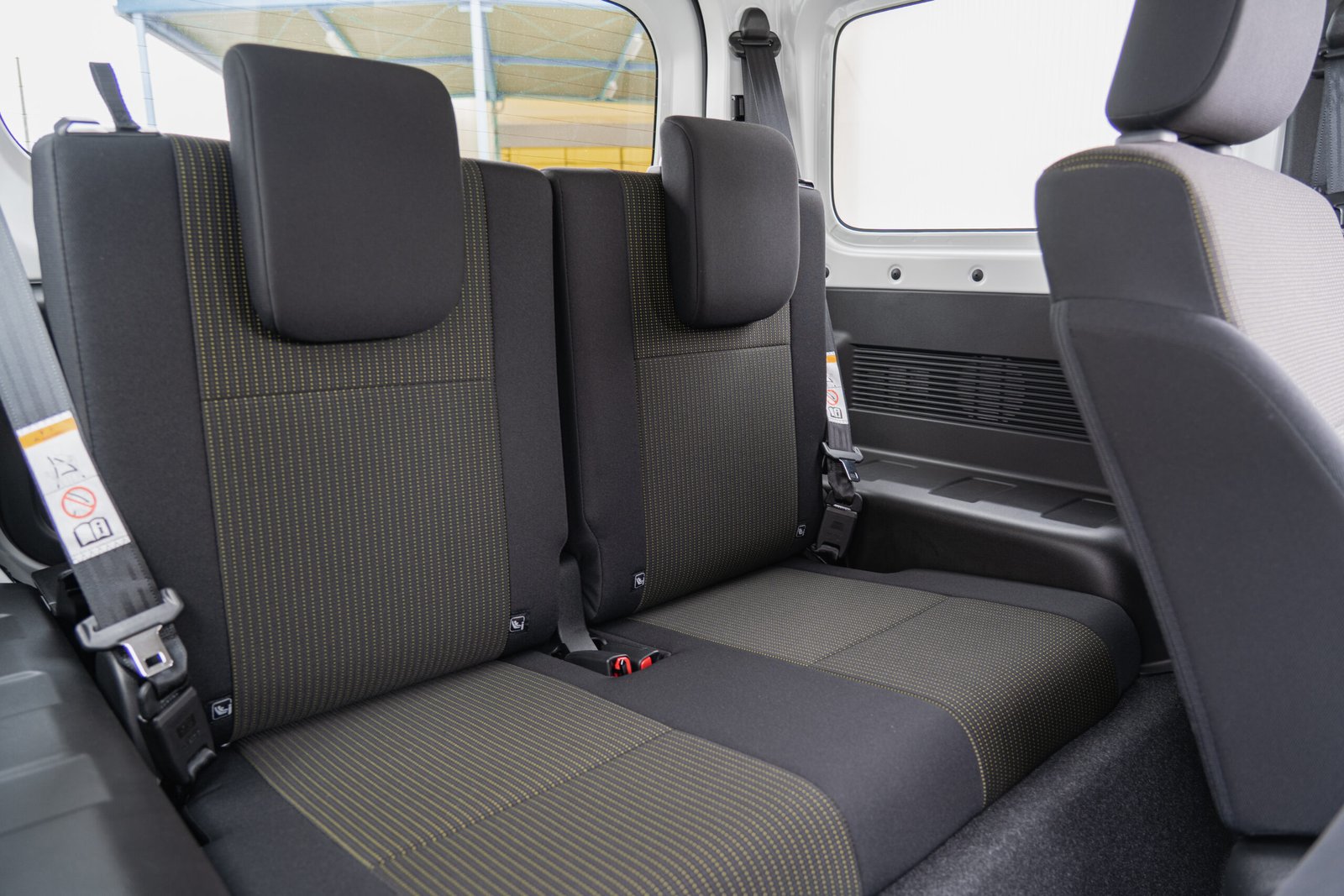 
								2025 (75 Reg) Pearl White Suzuki Jimny Sierra 3Door full									