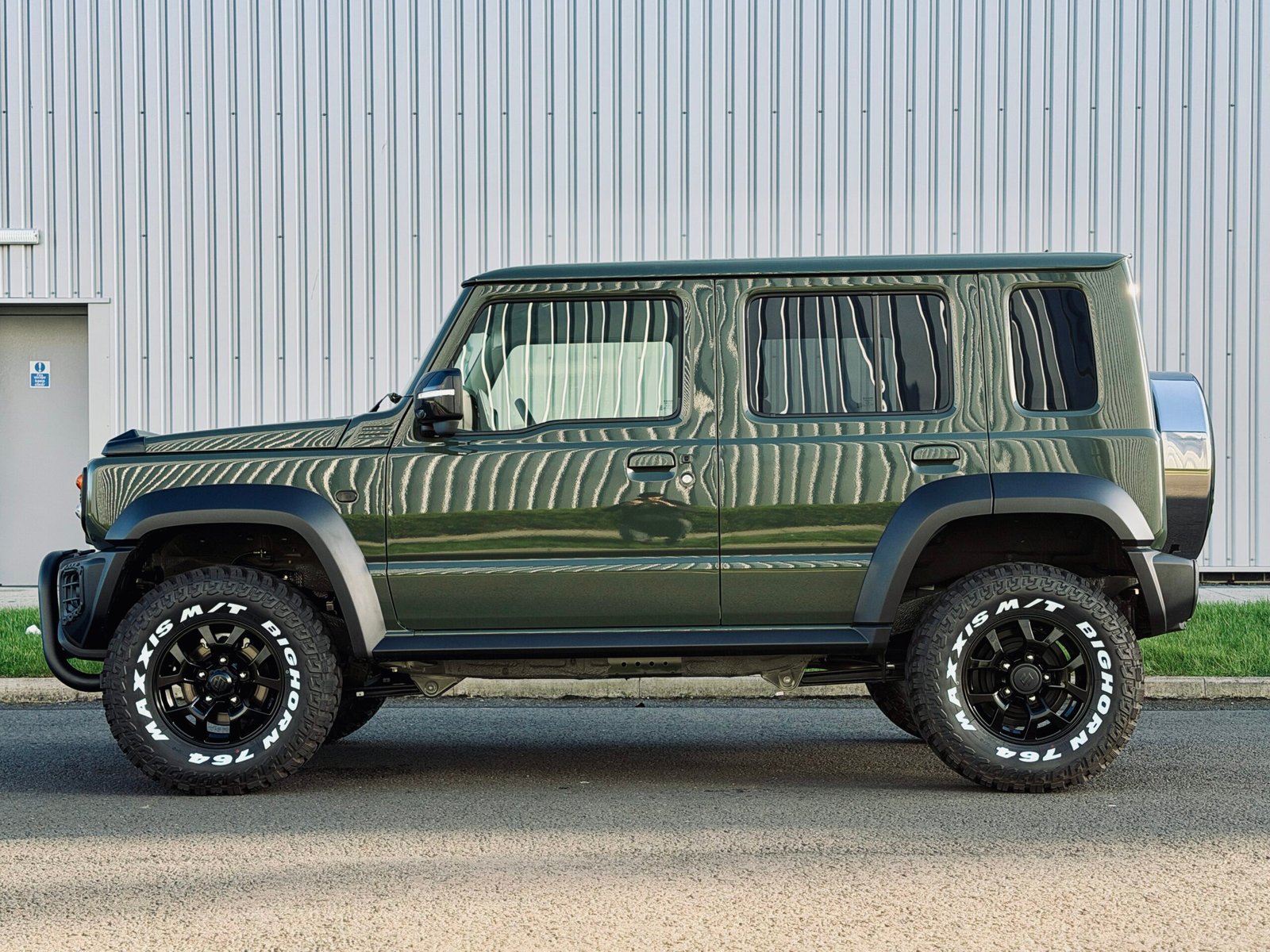 
								2025 Suzuki Jimny 5Door Nomade L’Dfender Style full									