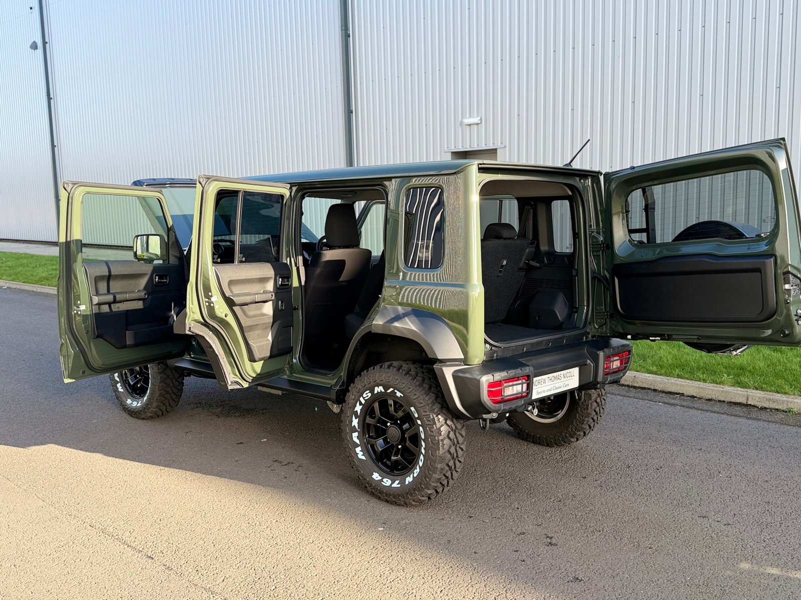
								2025 Suzuki Jimny 5Door Nomade L’Dfender Style full									