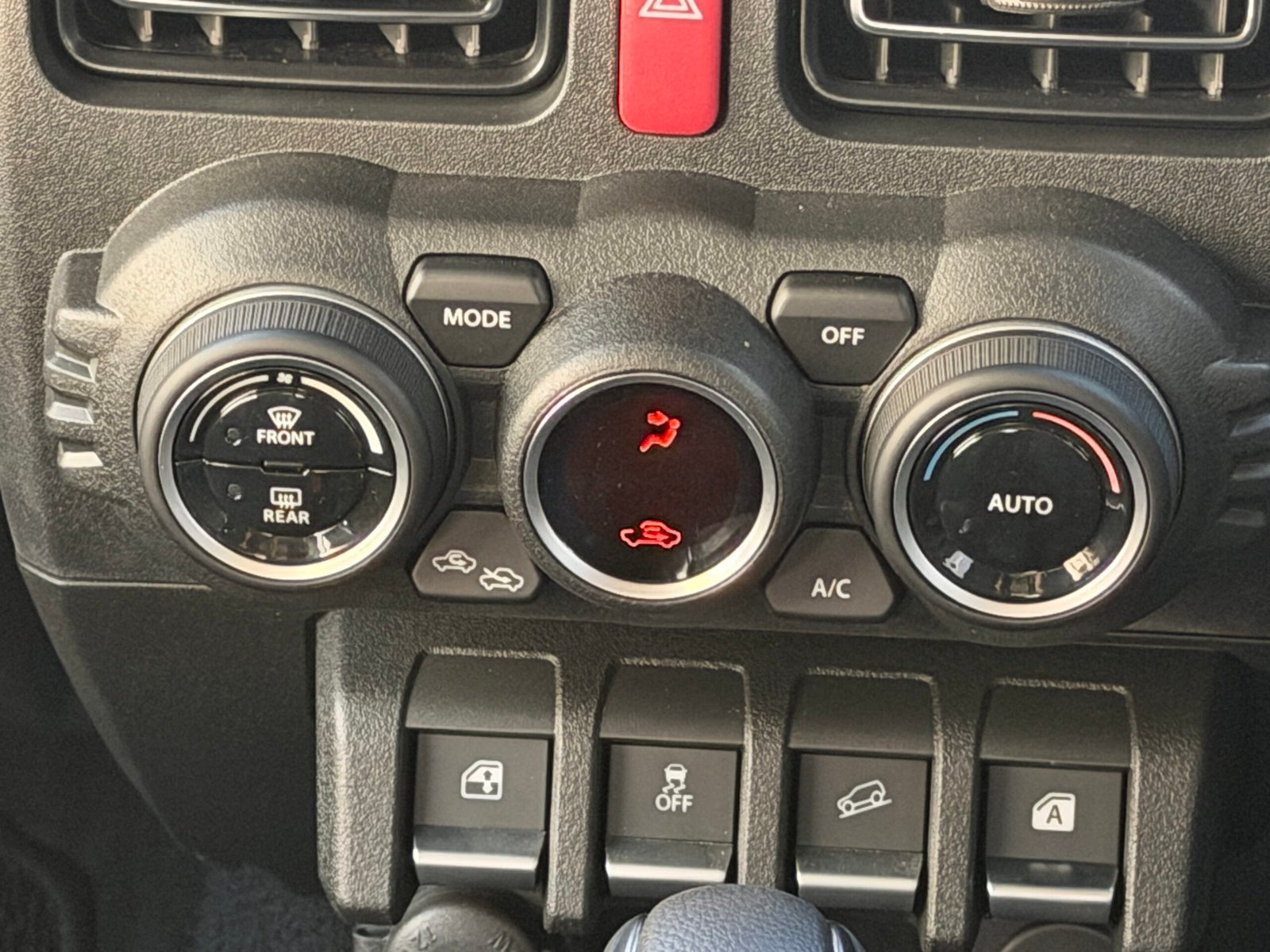 
								2025 Suzuki Jimny 5Door Nomade L’Dfender Style full									