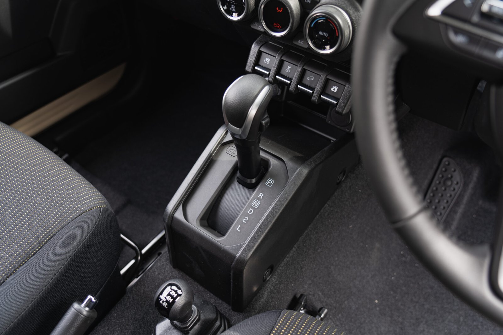
								2025 Suzuki Jimny 3Door Sierra full									