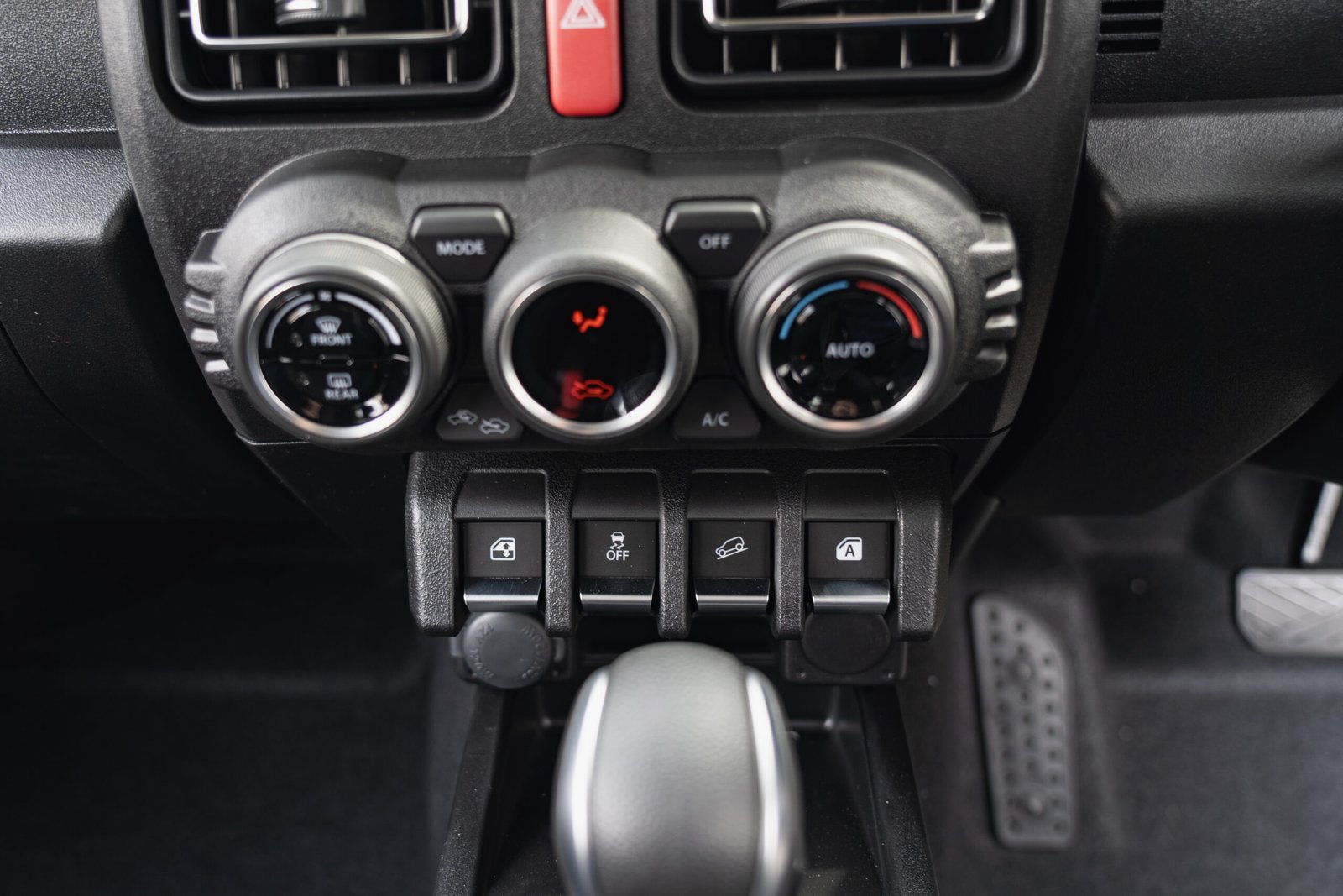 
								2025 Suzuki Jimny 3Door Sierra full									