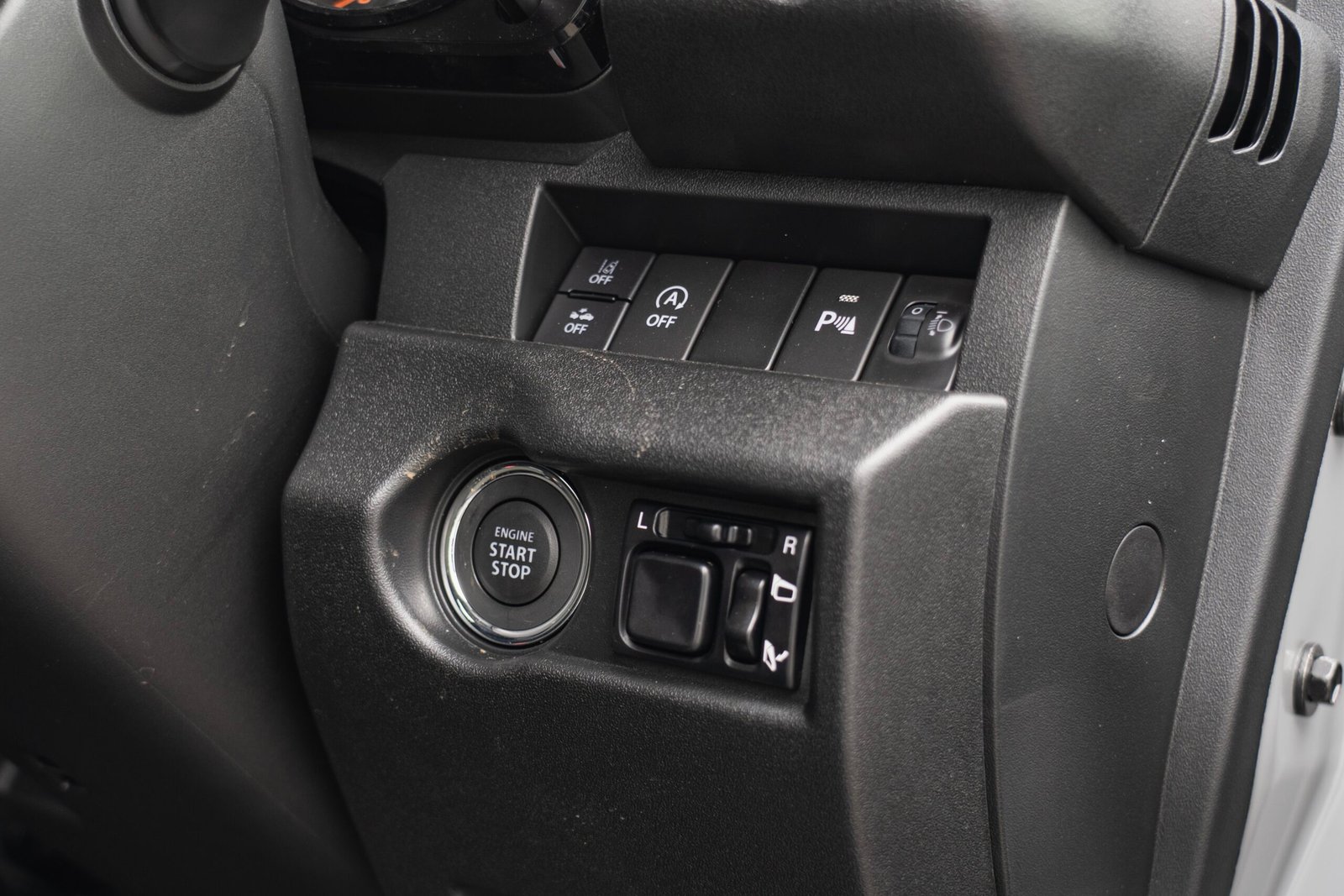 
								2025 Suzuki Jimny 3Door Sierra full									