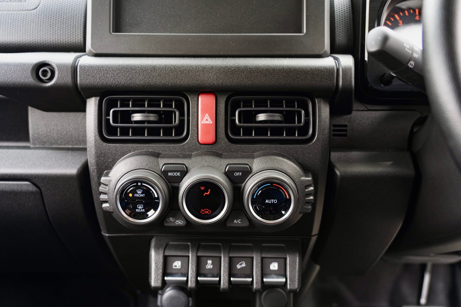 
								2025 Suzuki Jimny 3Door Sierra full									