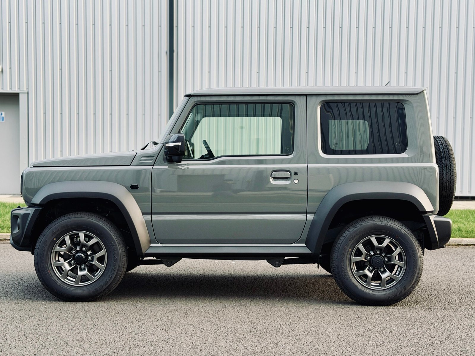 
								2025 Suzuki Jimny 3Door Sierra full									