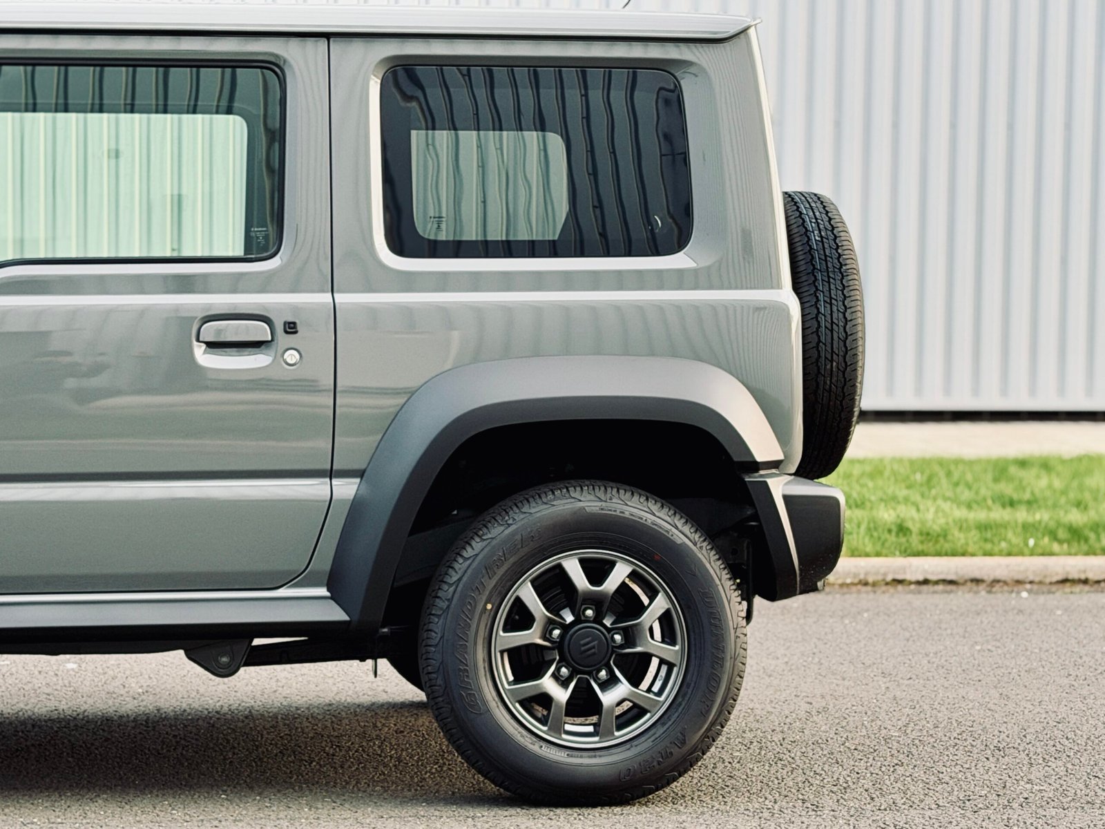 
								2025 Suzuki Jimny 3Door Sierra full									