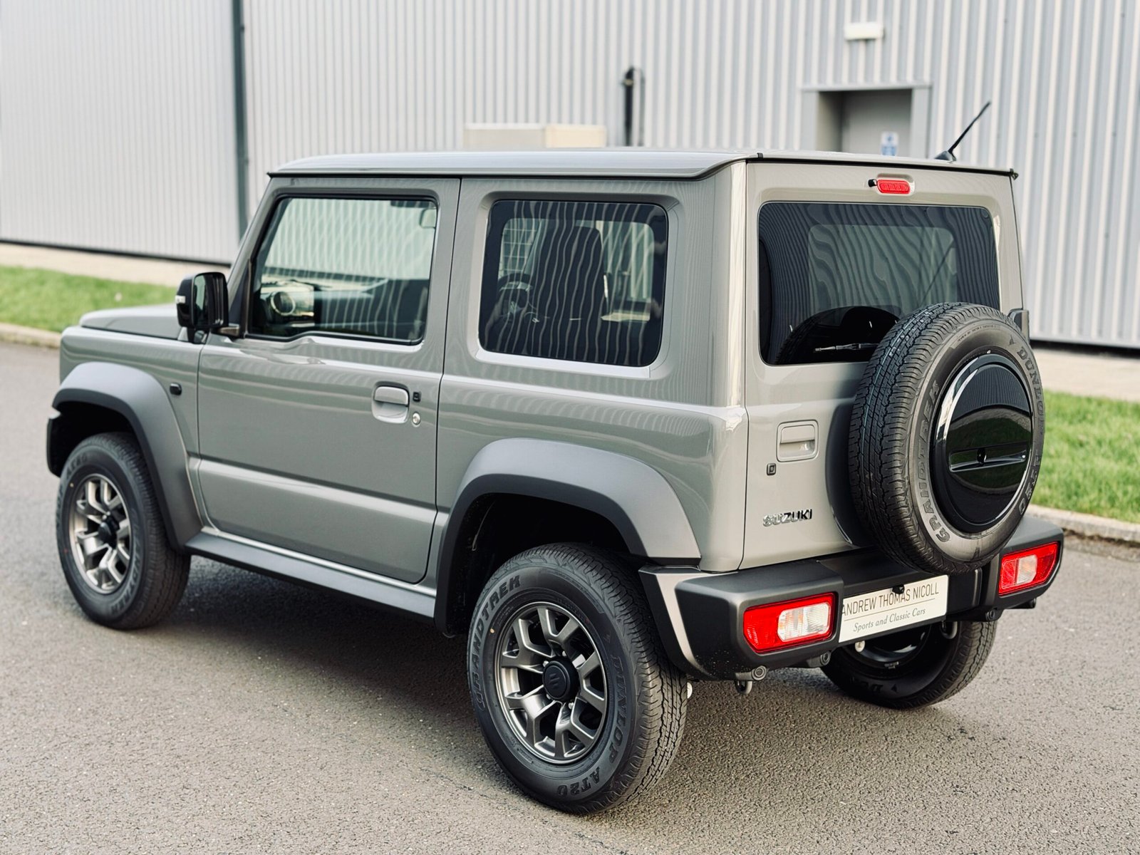 
								2025 Suzuki Jimny 3Door Sierra full									