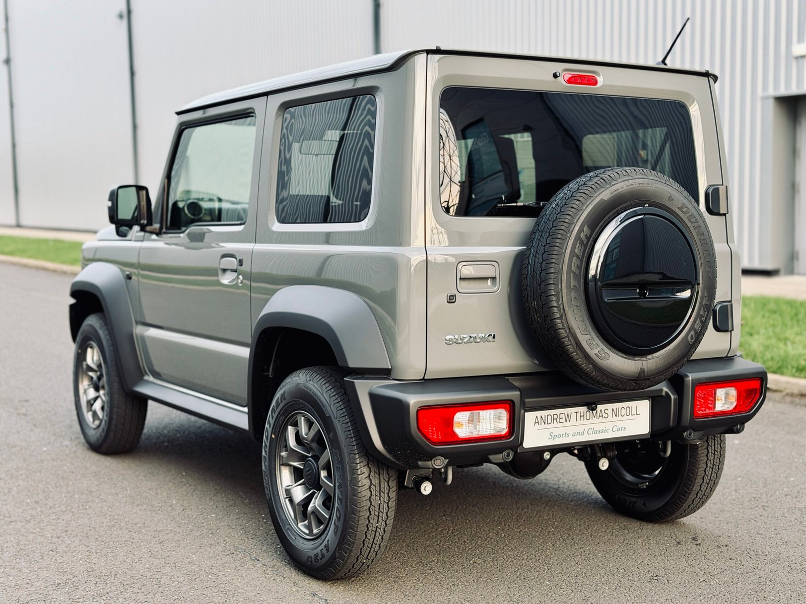 
								2025 Suzuki Jimny 3Door Sierra full									