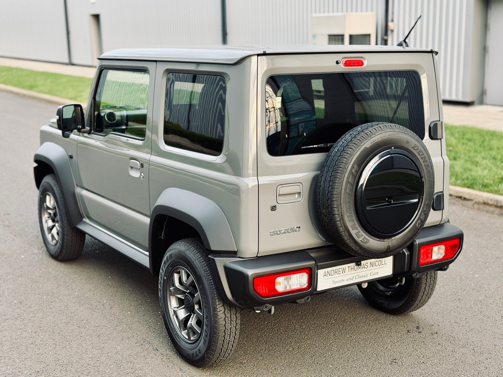 
								2025 Suzuki Jimny 3Door Sierra full									