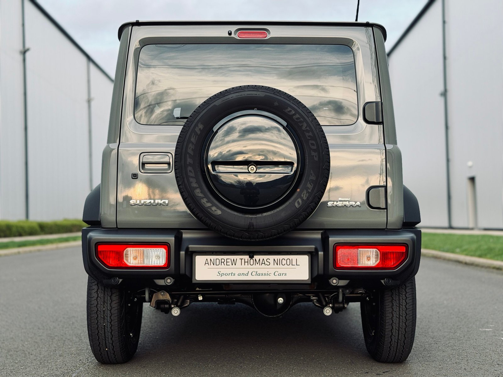 
								2025 Suzuki Jimny 3Door Sierra full									