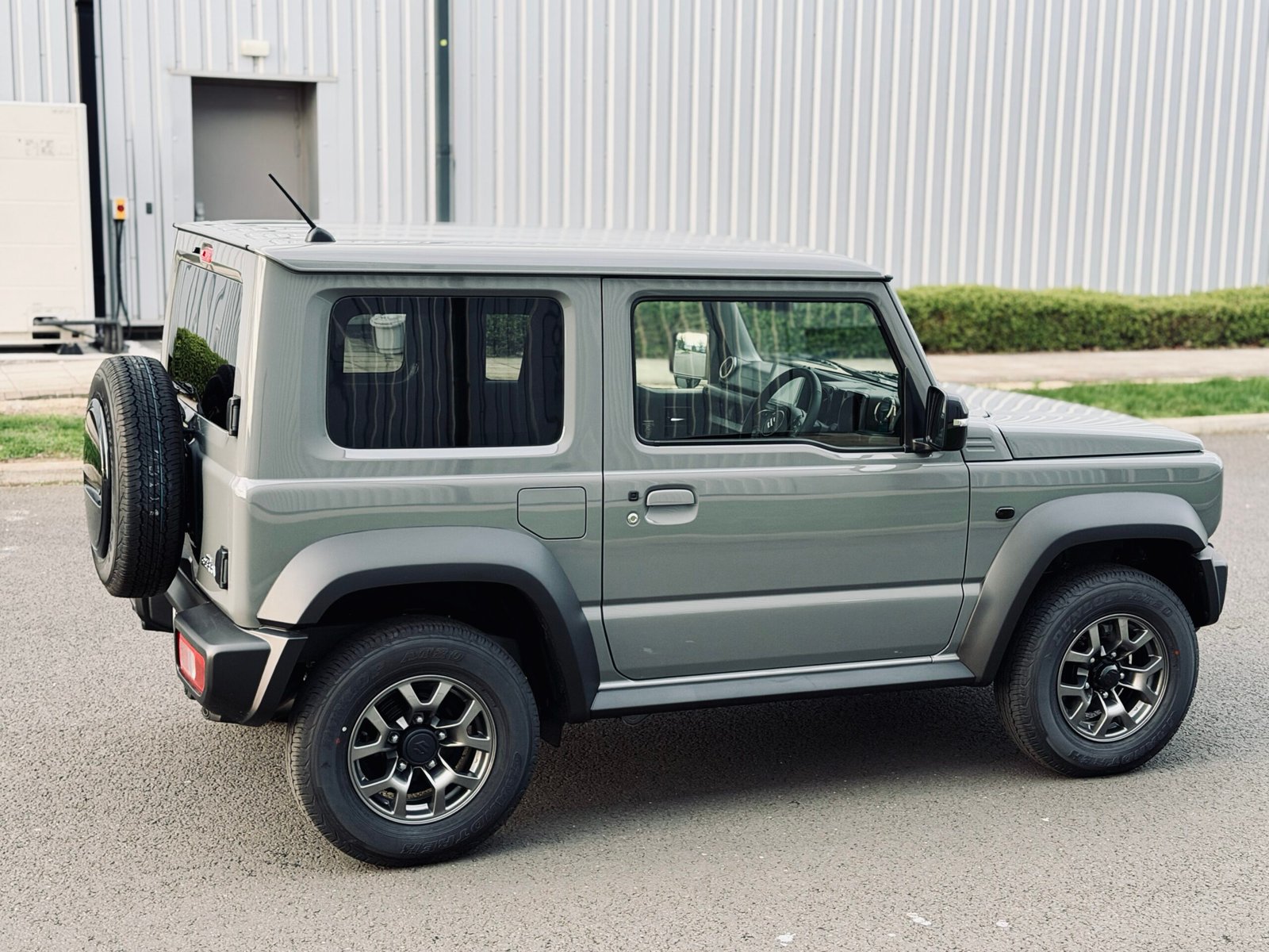 
								2025 Suzuki Jimny 3Door Sierra full									