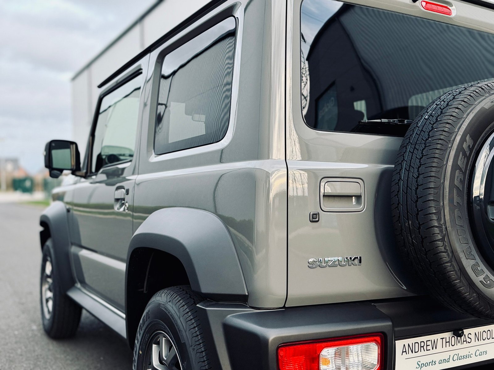 
								2025 Suzuki Jimny 3Door Sierra full									