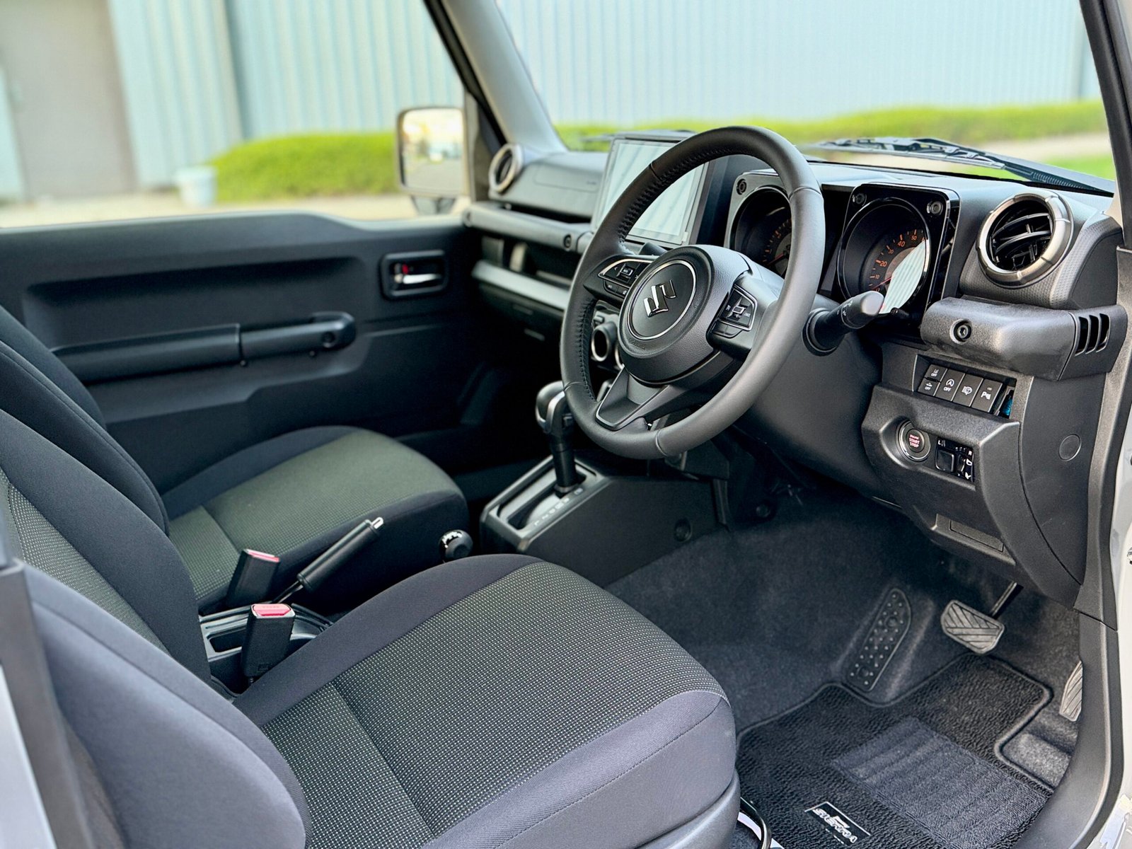 
								2025 Suzuki Jimny 3Door Sierra full									